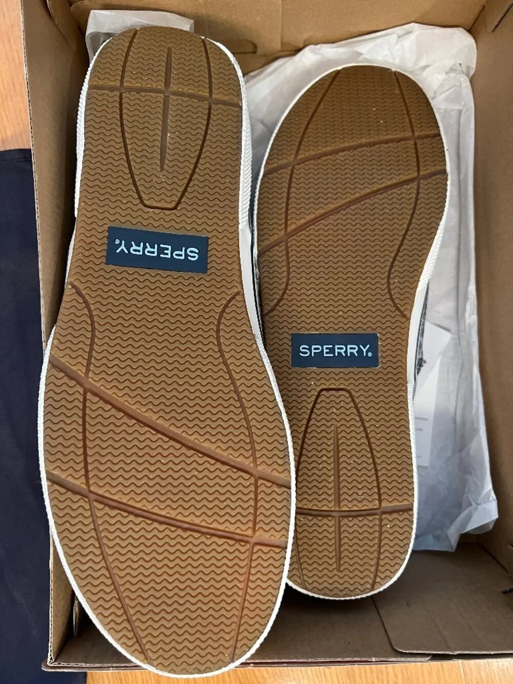 NIB Sperry men's canvas shoes size 10.5 navy